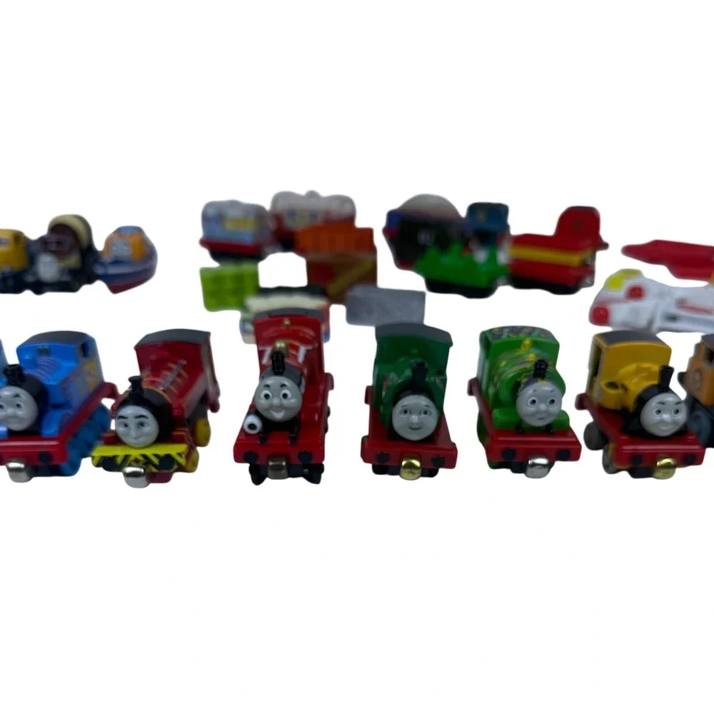 Thomas & Friends Take N Play 17 pc Diecast Vehicle Lot w/ Cargo and Accessories